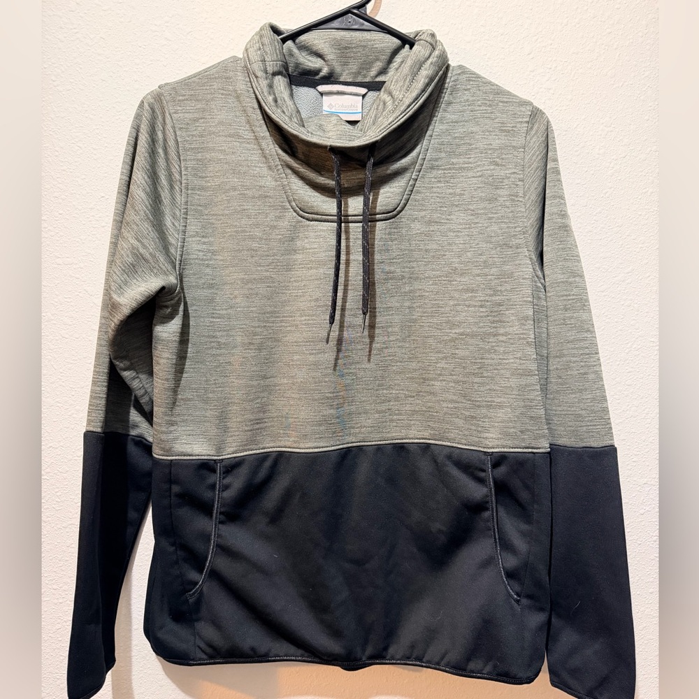 Columbia Heathered Gray Pullover Hoodie